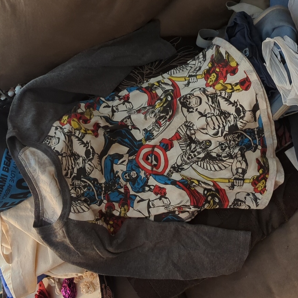 Reversible marvel half length sleeves  fits like size xsmall women